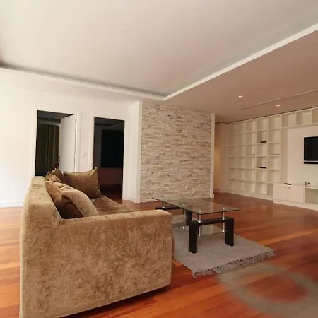 Savoy Best Location شقة فونشال
